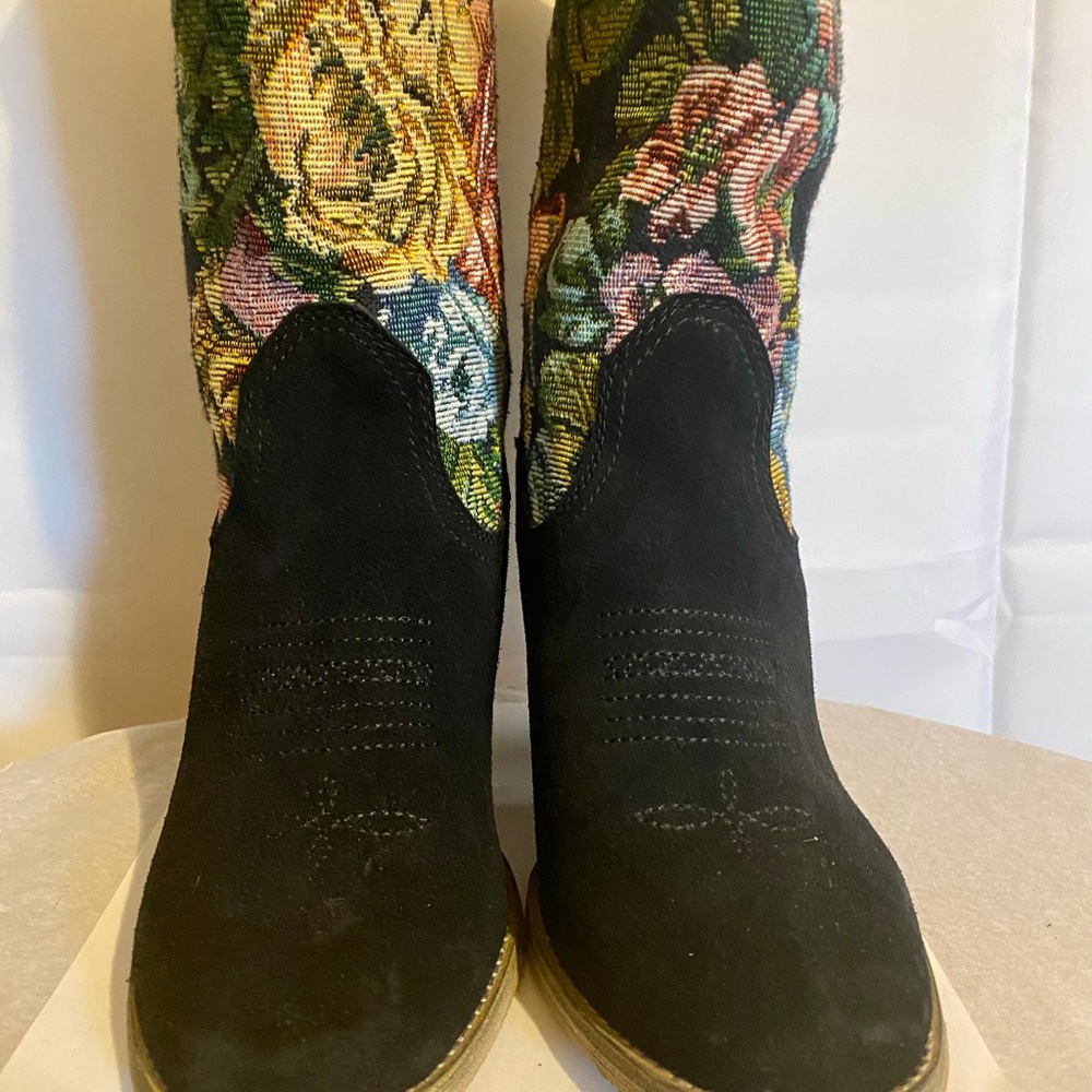 Women’s Very Volatile Black Multicolor Embroidered Heeled Boots Size 10 - Picture 2 of 13